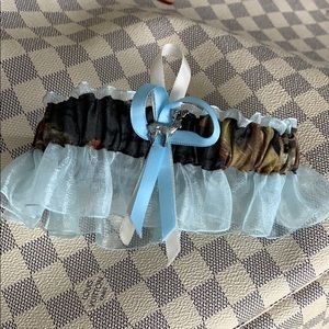 🎩 Camouflage Garter 👰